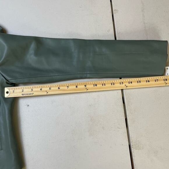 Blank NYC NWT Revolve Green Notched Collar Zip Up Faux Leather Moto Jacket Small - Picture 8 of 11